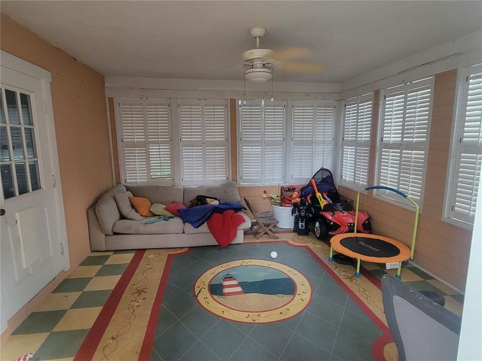 En Venta: $439,900 (3 camas, 3 baños, 1596 Pies cuadrados)