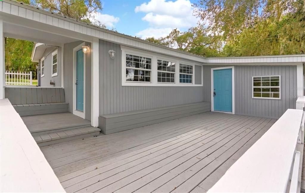 For Sale: $239,900 (2 beds, 2 baths, 1338 Square Feet)