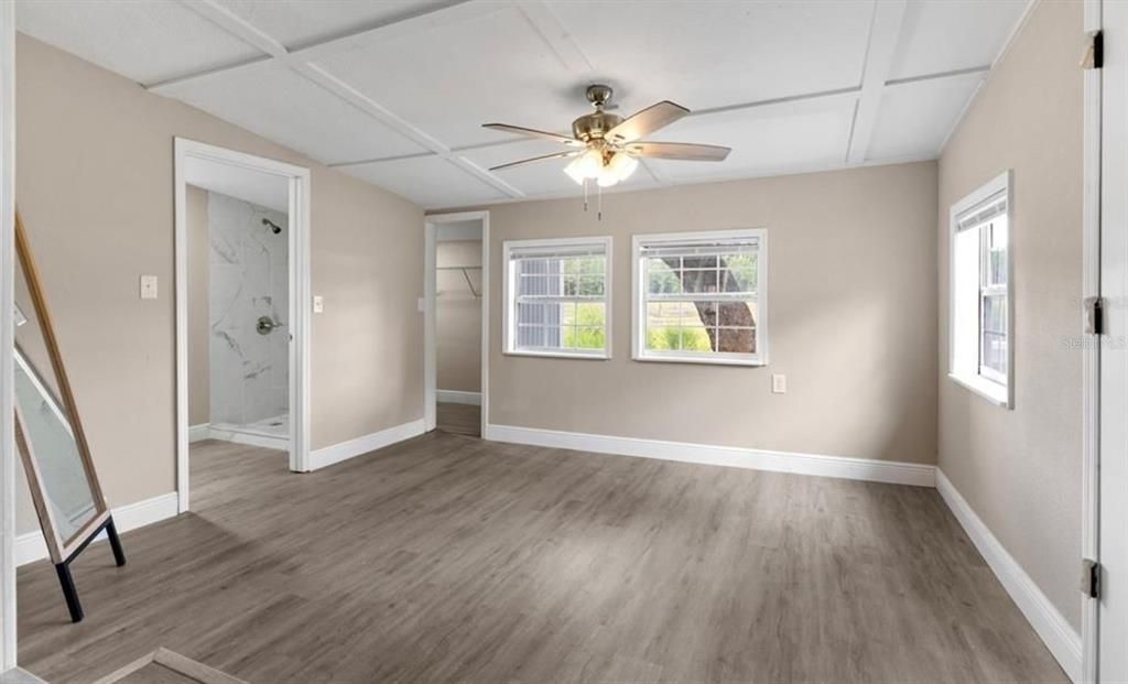 For Sale: $239,900 (2 beds, 2 baths, 1338 Square Feet)