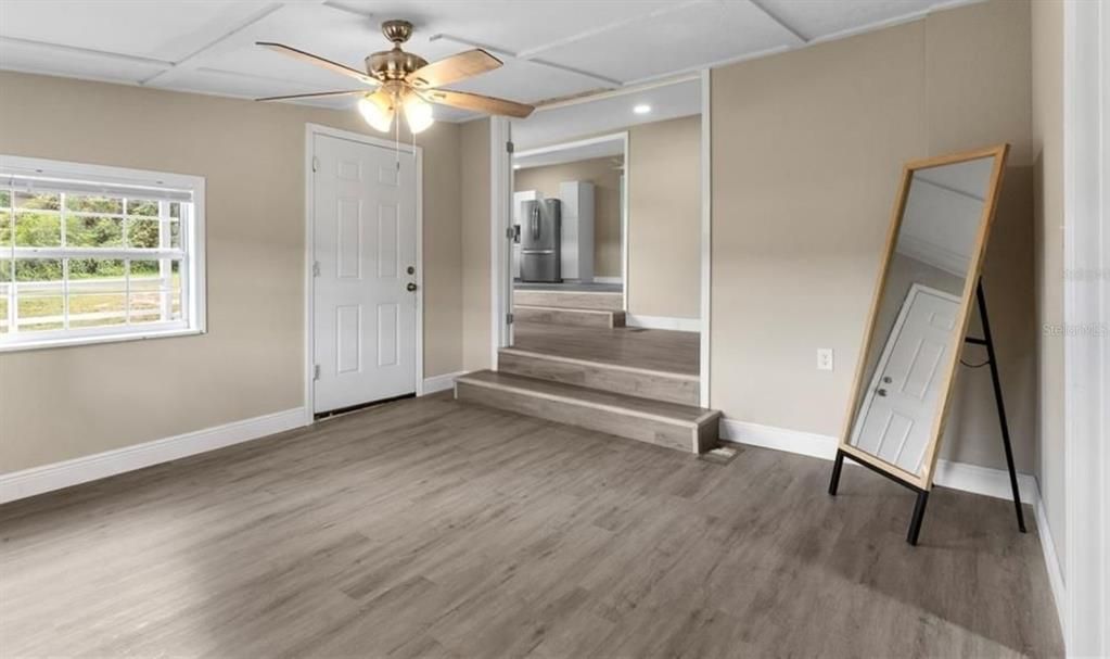For Sale: $239,900 (2 beds, 2 baths, 1338 Square Feet)