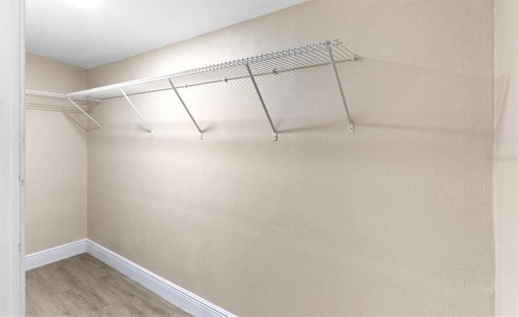 For Sale: $239,900 (2 beds, 2 baths, 1338 Square Feet)