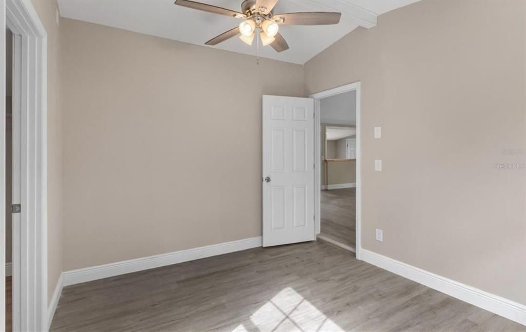 For Sale: $239,900 (2 beds, 2 baths, 1338 Square Feet)