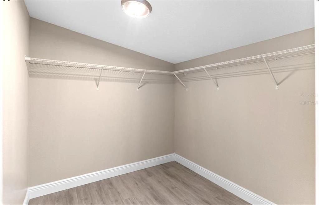 For Sale: $239,900 (2 beds, 2 baths, 1338 Square Feet)