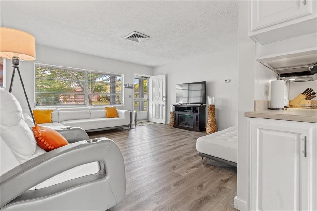 For Rent: $3,300 (3 beds, 2 baths, 1326 Square Feet)