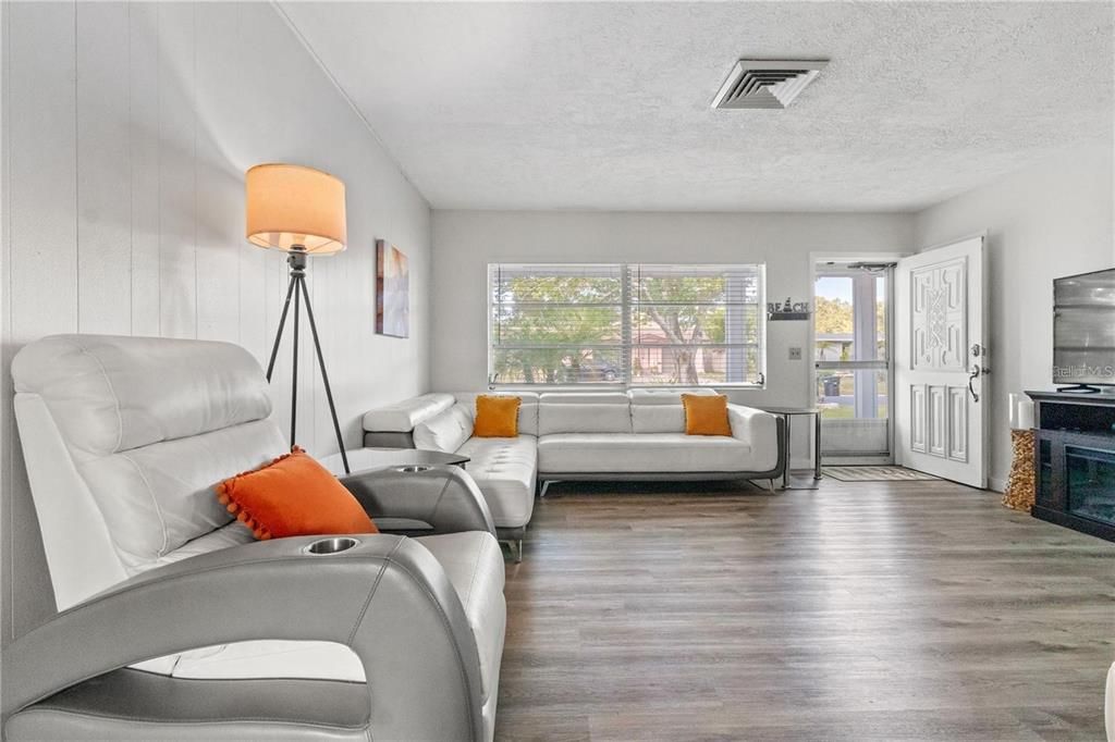 For Rent: $3,300 (3 beds, 2 baths, 1326 Square Feet)