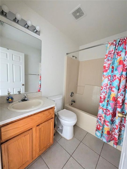 For Sale: $315,000 (3 beds, 2 baths, 1404 Square Feet)