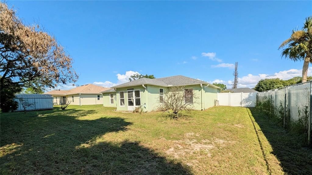 For Sale: $315,000 (3 beds, 2 baths, 1404 Square Feet)