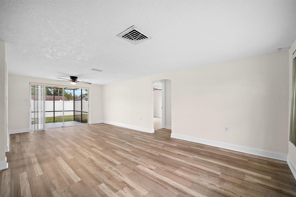For Sale: $265,000 (3 beds, 2 baths, 1442 Square Feet)