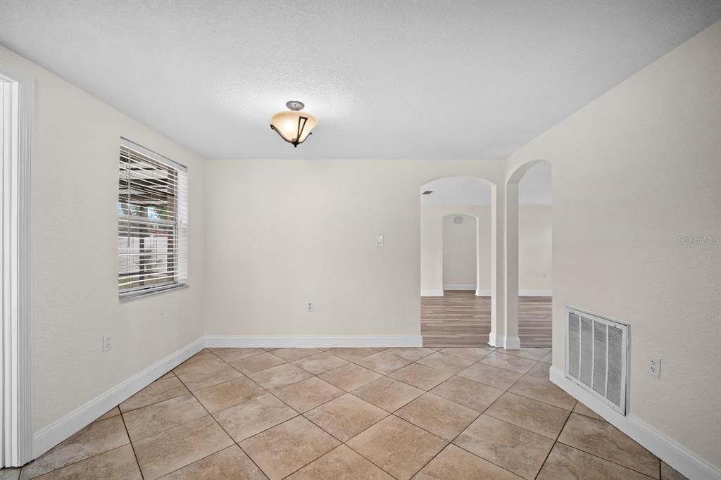 For Sale: $265,000 (3 beds, 2 baths, 1442 Square Feet)