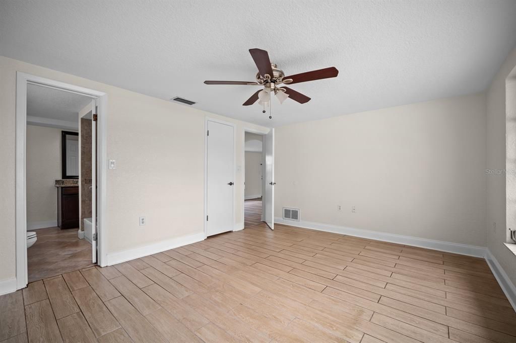For Sale: $265,000 (3 beds, 2 baths, 1442 Square Feet)