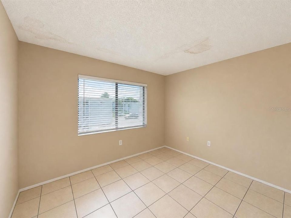 For Rent: $1,450 (2 beds, 1 baths, 960 Square Feet)