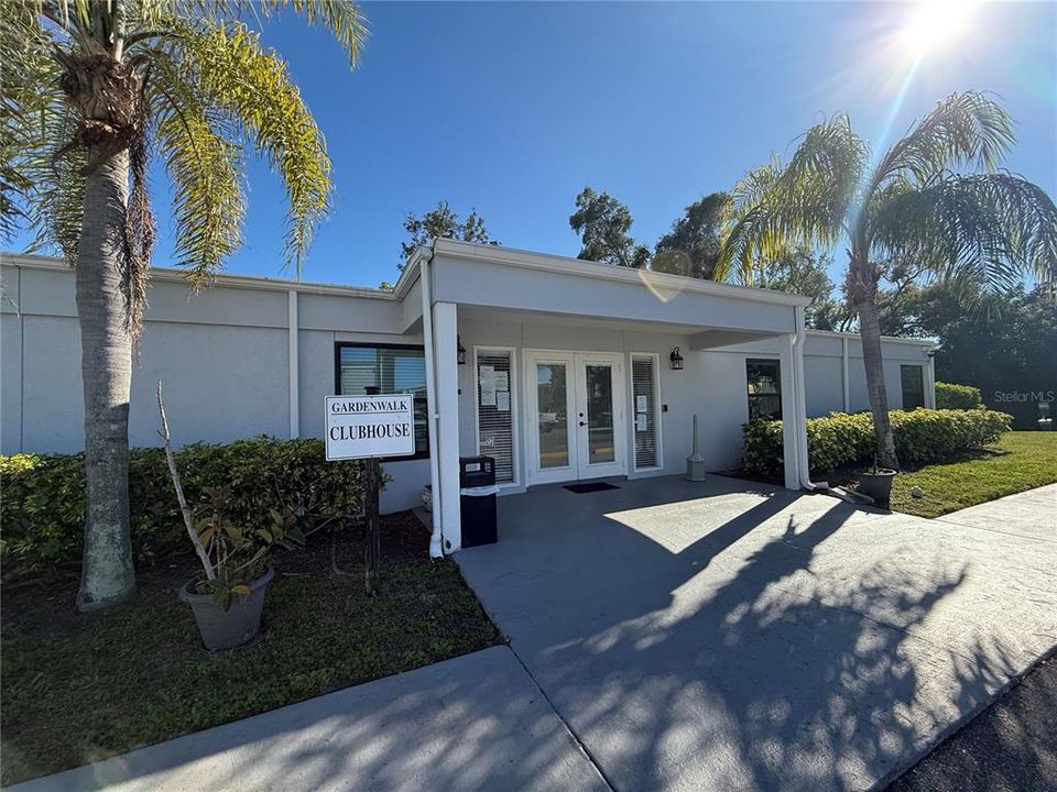 For Rent: $1,450 (2 beds, 1 baths, 960 Square Feet)