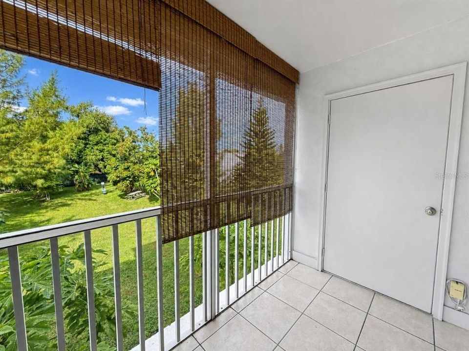 For Rent: $1,450 (2 beds, 1 baths, 960 Square Feet)