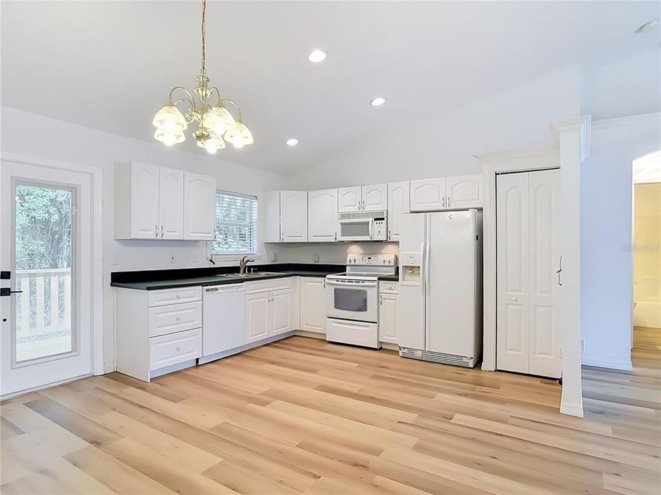 En Venta: $294,900 (3 camas, 2 baños, 1236 Pies cuadrados)