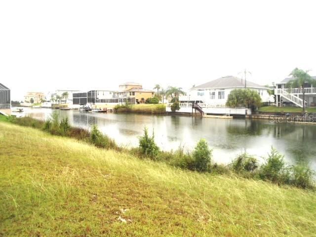 En Venta: $55,900 (0.17 acres)