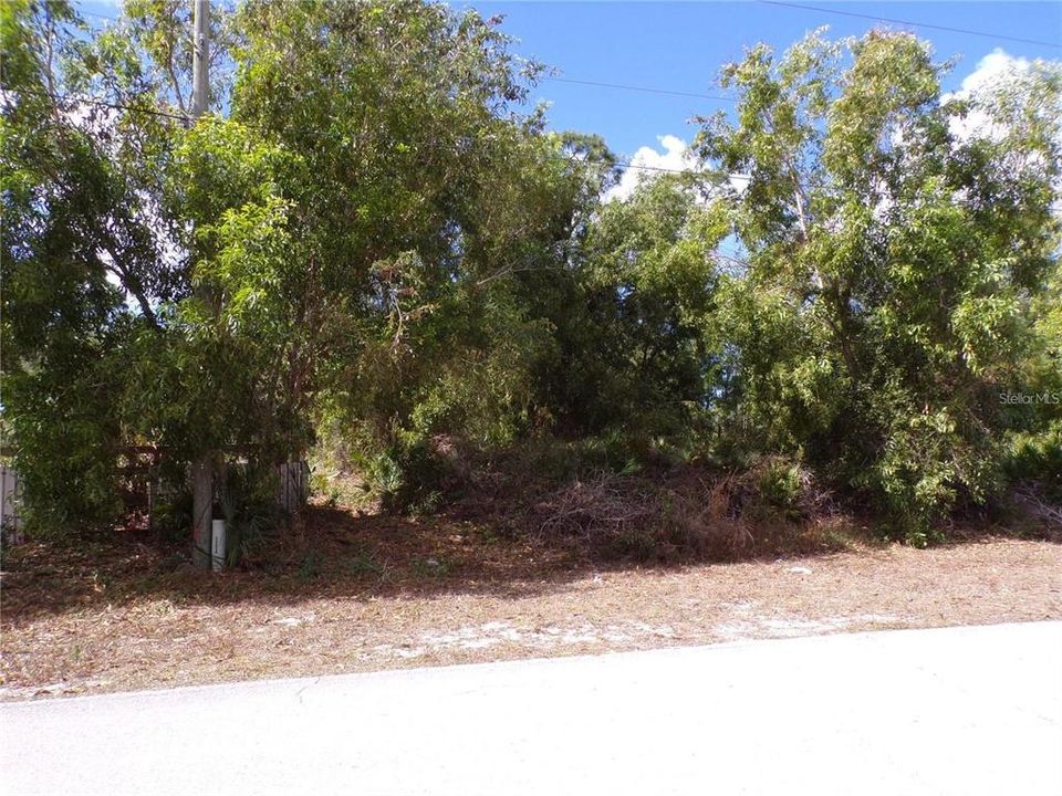 En Venta: $21,000 (0.23 acres)
