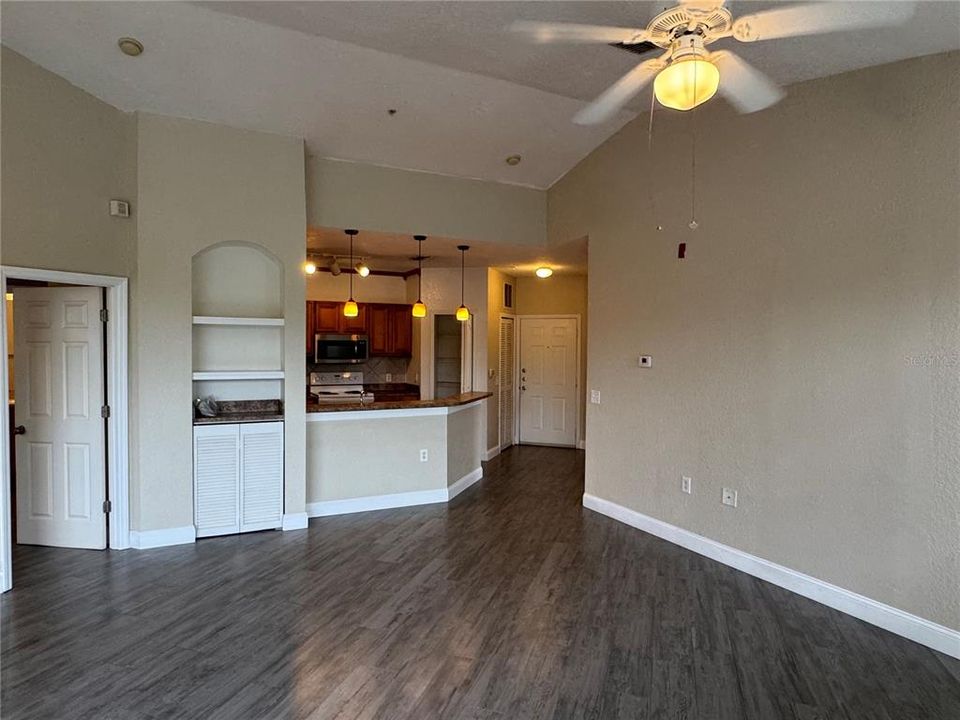 For Rent: $1,650 (2 beds, 2 baths, 1138 Square Feet)