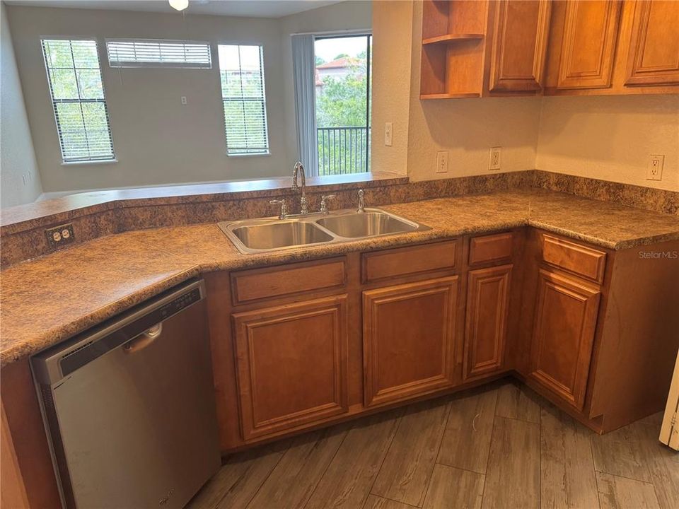 For Rent: $1,650 (2 beds, 2 baths, 1138 Square Feet)