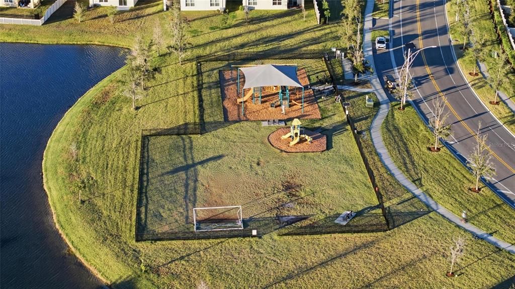 На продажу: $334,999 (3 спален, 2 ванн, 1516 Квадратных фут)