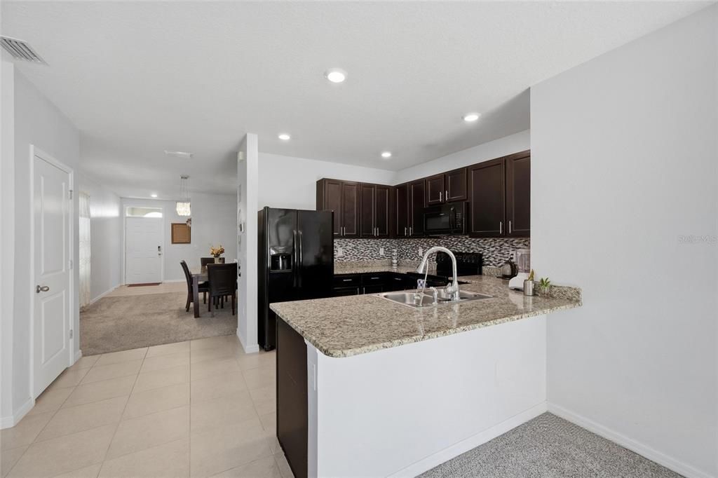 На продажу: $334,999 (3 спален, 2 ванн, 1516 Квадратных фут)