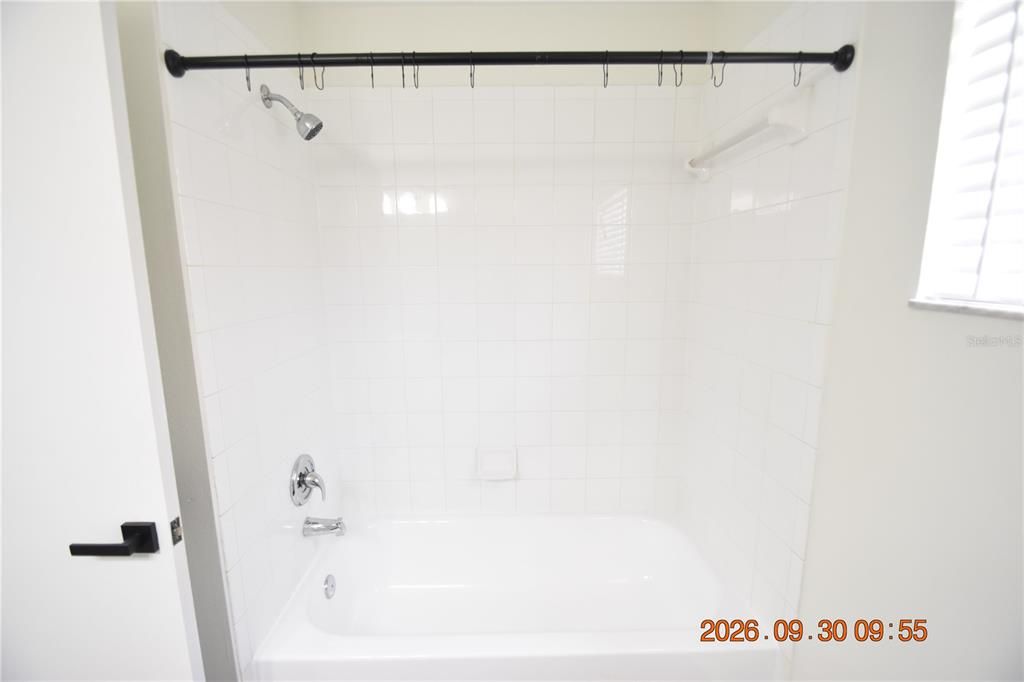 В аренду: $2,250 (4 спален, 2 ванн, 1665 Квадратных фут)