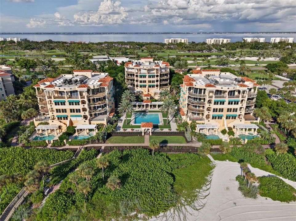 En Venta: $4,100,000 (3 camas, 3 baños, 3800 Pies cuadrados)
