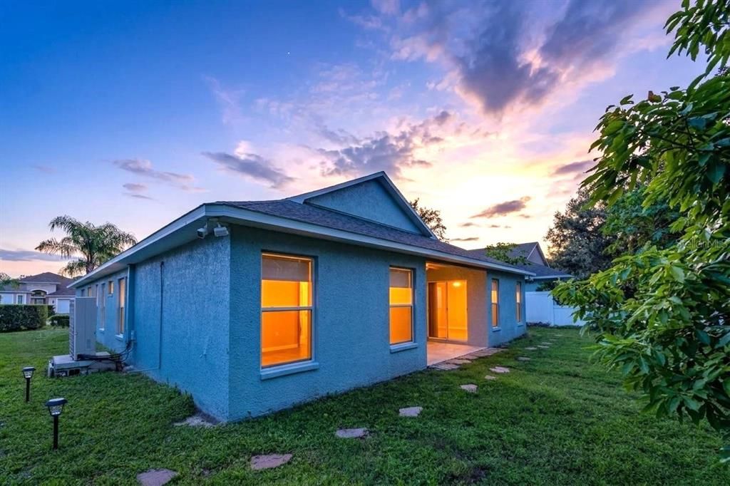 На продажу: $399,000 (4 спален, 2 ванн, 2066 Квадратных фут)