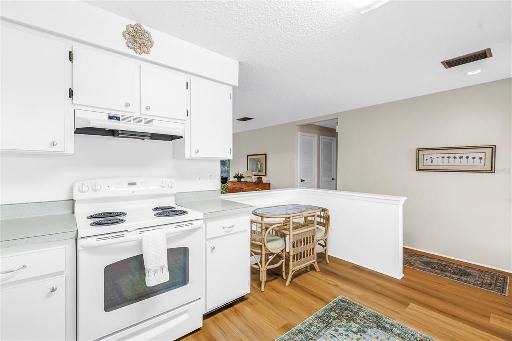 En Venta: $173,500 (2 camas, 2 baños, 1272 Pies cuadrados)