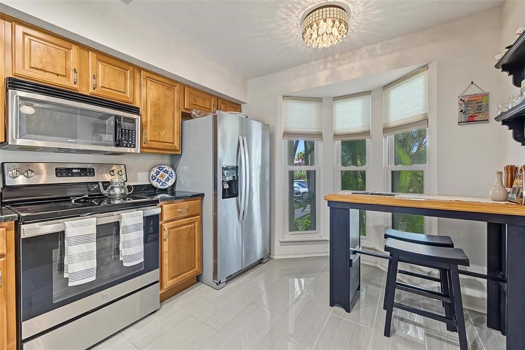 For Sale: $300,000 (2 beds, 2 baths, 1080 Square Feet)