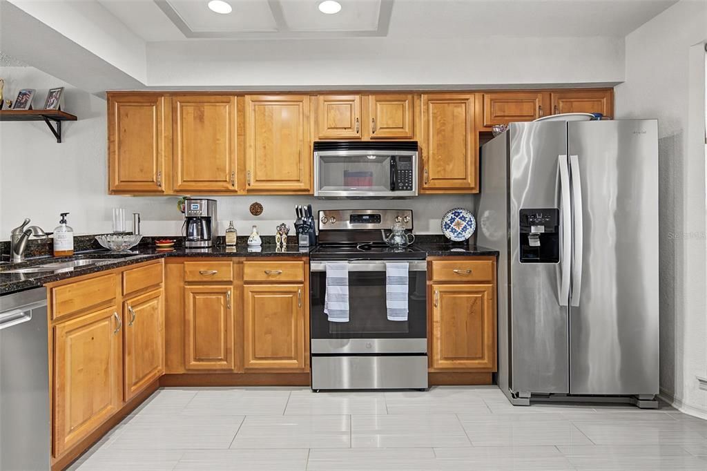 For Sale: $300,000 (2 beds, 2 baths, 1080 Square Feet)