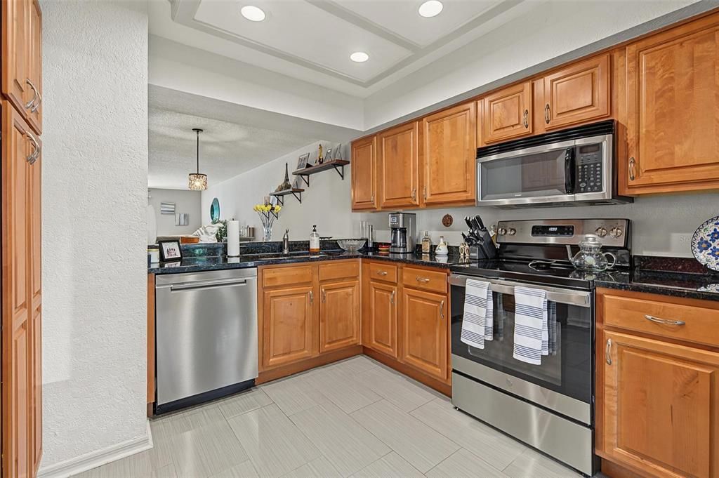 For Sale: $300,000 (2 beds, 2 baths, 1080 Square Feet)