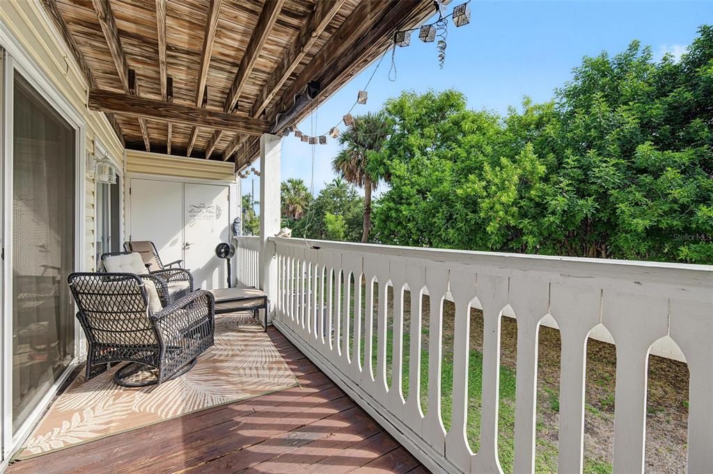 For Sale: $300,000 (2 beds, 2 baths, 1080 Square Feet)