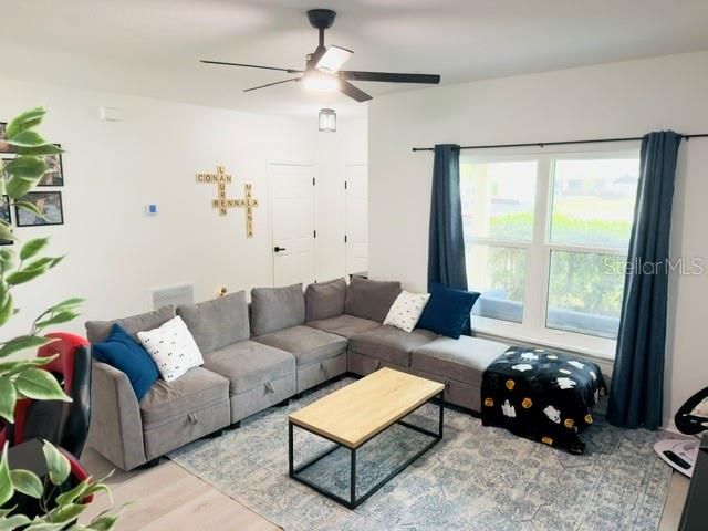 En Venta: $339,000 (3 camas, 2 baños, 1468 Pies cuadrados)