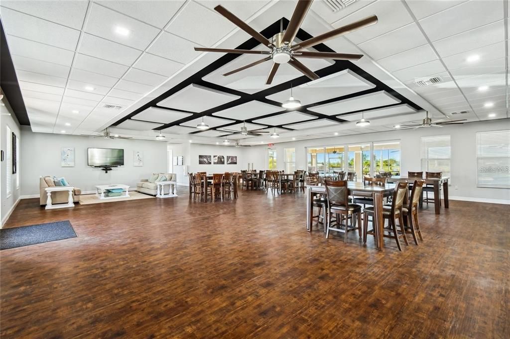 На продажу: $127,999 (0.13 acres)