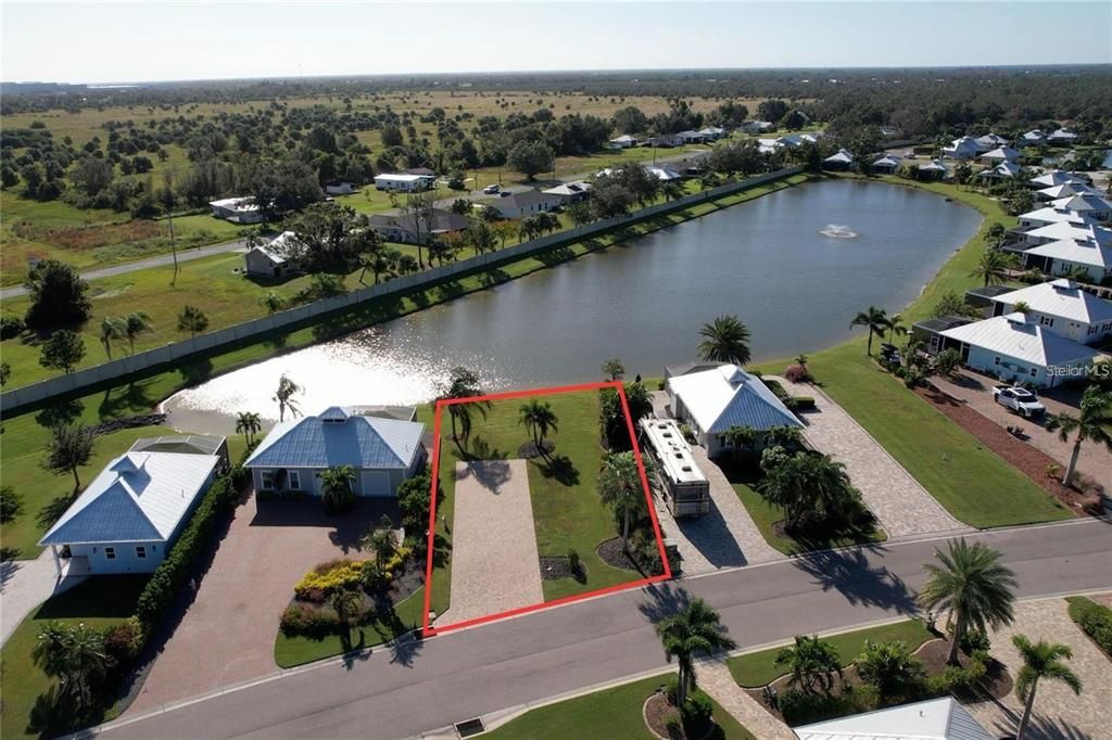 На продажу: $127,999 (0.13 acres)