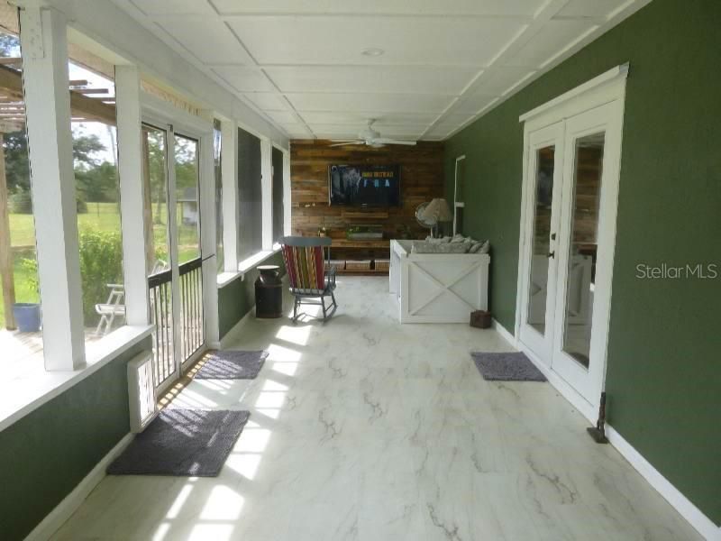 En Venta: $650,000 (3 camas, 2 baños, 1560 Pies cuadrados)
