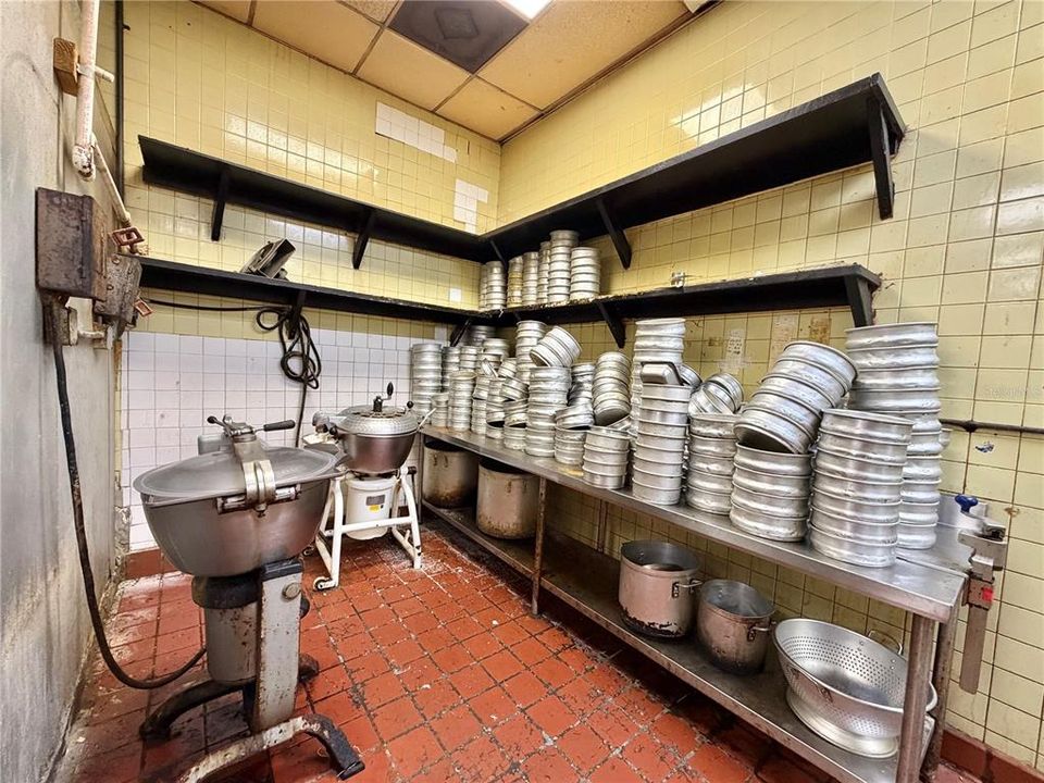 For Sale: $1,700,000 (0 beds, 0 baths, 5776 Square Feet)