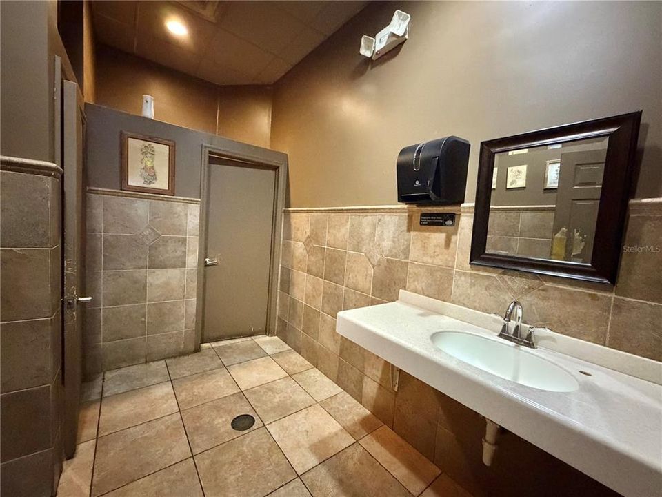 For Sale: $1,700,000 (0 beds, 0 baths, 5776 Square Feet)