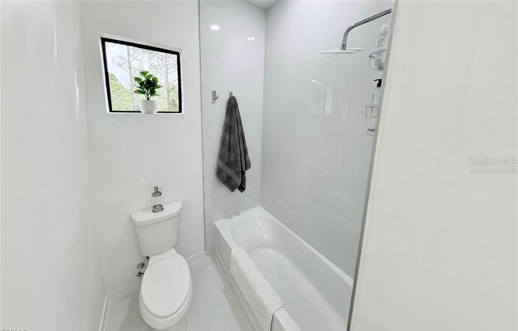 На продажу: $420,000 (4 спален, 3 ванн, 1904 Квадратных фут)