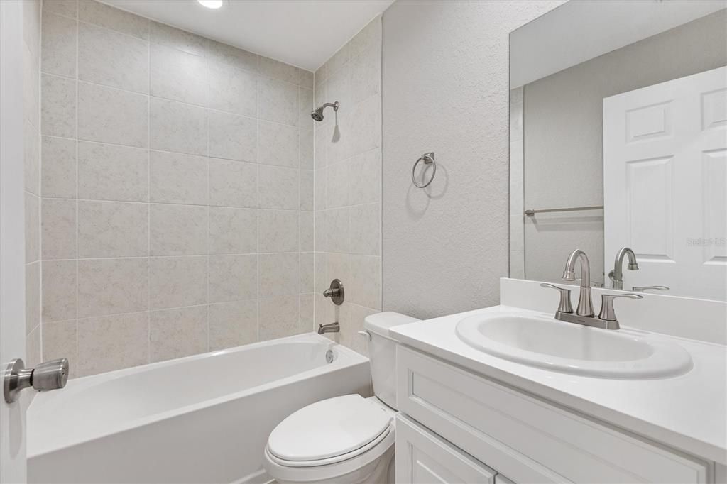 На продажу: $269,900 (3 спален, 2 ванн, 1472 Квадратных фут)