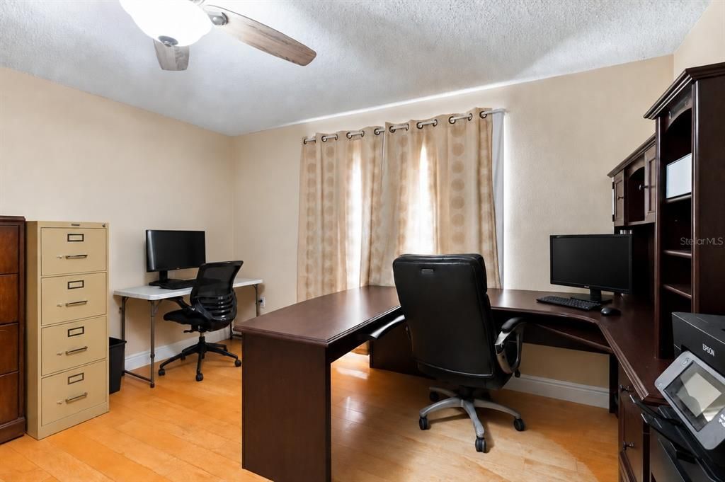 En Venta: $399,900 (4 camas, 2 baños, 2120 Pies cuadrados)