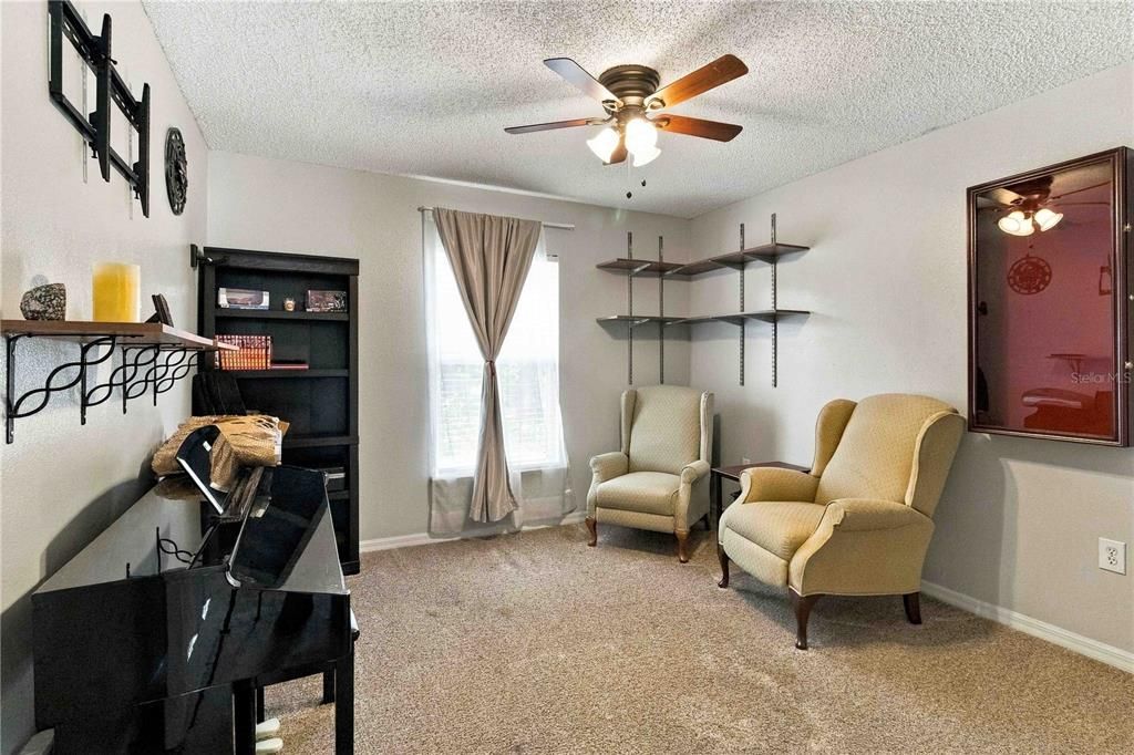 En Venta: $399,900 (4 camas, 2 baños, 2120 Pies cuadrados)