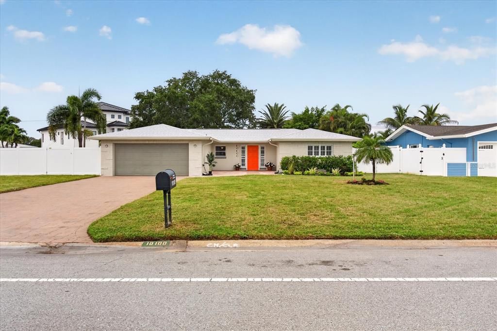 For Sale: $759,000 (3 beds, 2 baths, 2024 Square Feet)