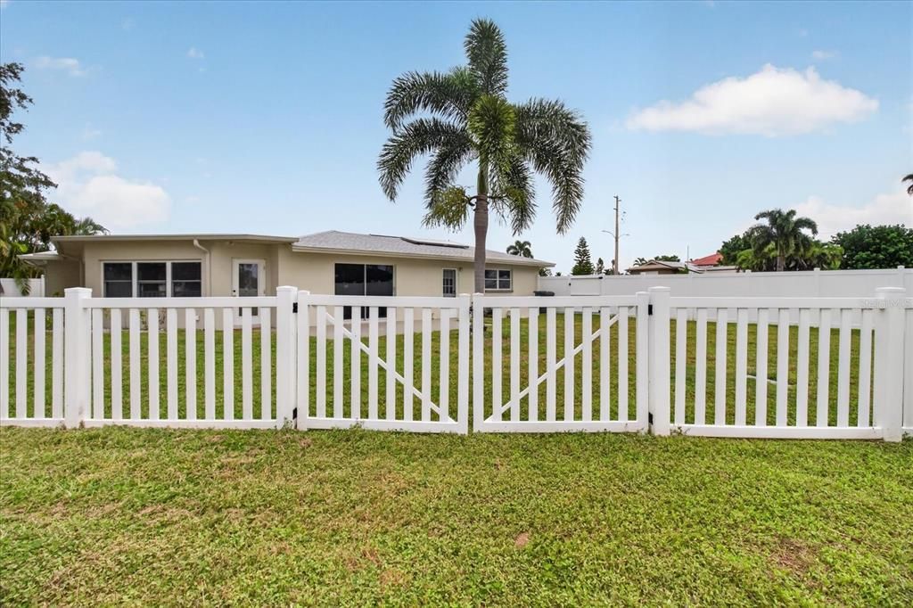 For Sale: $759,000 (3 beds, 2 baths, 2024 Square Feet)