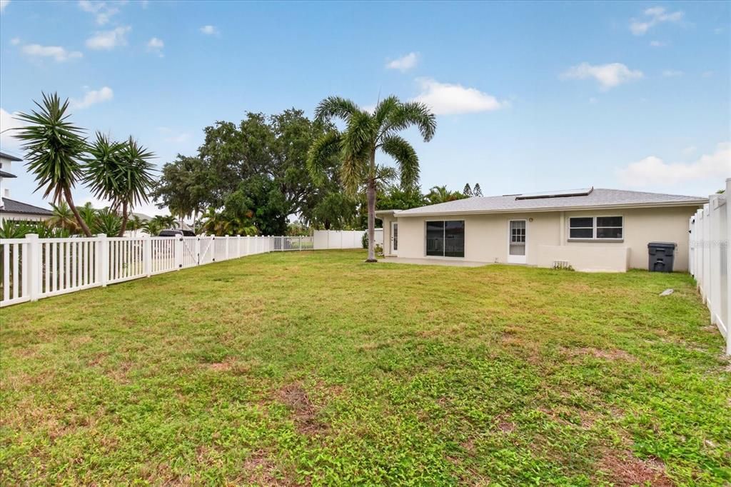 For Sale: $759,000 (3 beds, 2 baths, 2024 Square Feet)