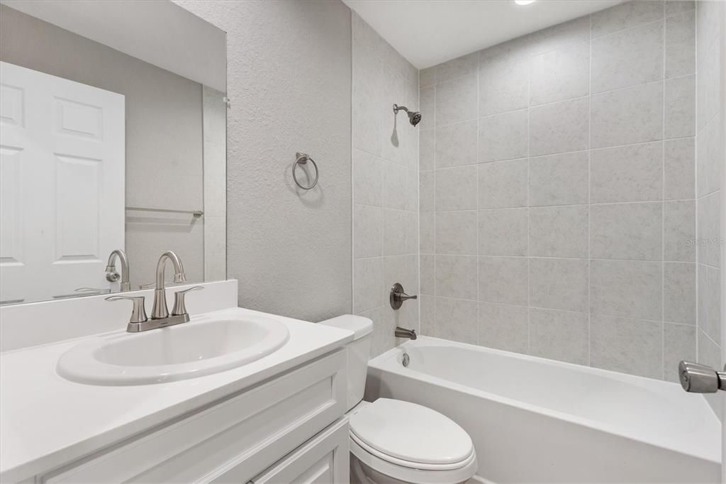 На продажу: $269,900 (3 спален, 2 ванн, 1472 Квадратных фут)