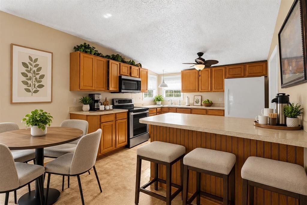 На продажу: $449,999 (3 спален, 2 ванн, 1584 Квадратных фут)