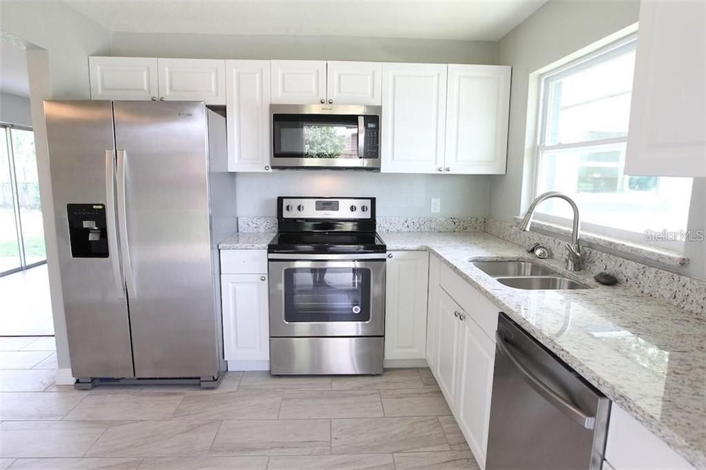 En Venta: $268,900 (3 camas, 2 baños, 1165 Pies cuadrados)