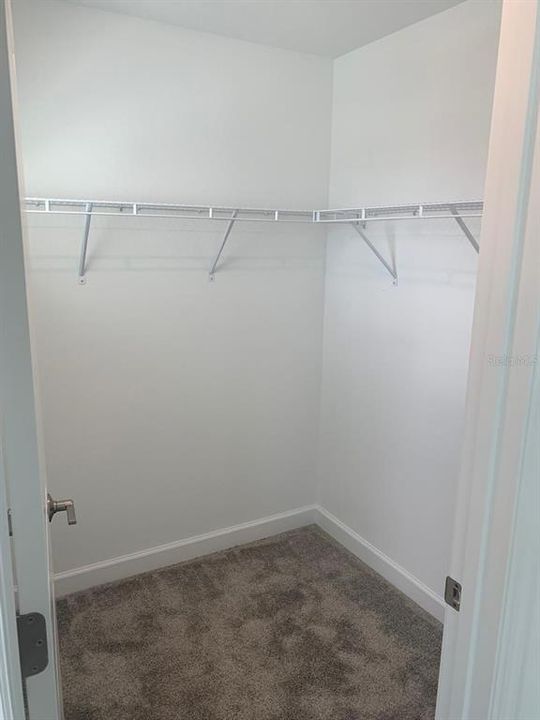 En Renta: $3,000 (4 camas, 3 baños, 2454 Pies cuadrados)