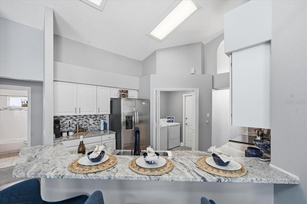 En Venta: $474,000 (4 camas, 3 baños, 1942 Pies cuadrados)
